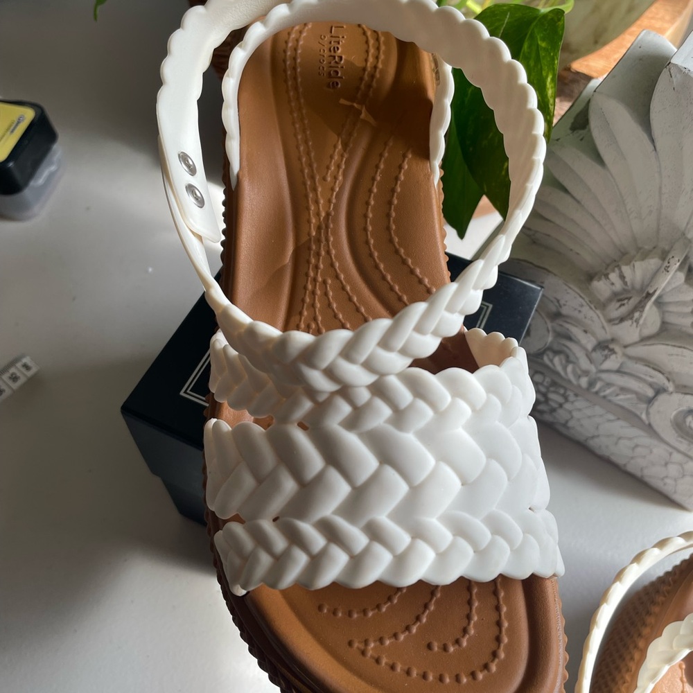 CROCS Brooklyn Woven Ankle Strap Wedge Woman’s shoes foam footbed NWOB Sz 8 - Picture 4 of 10